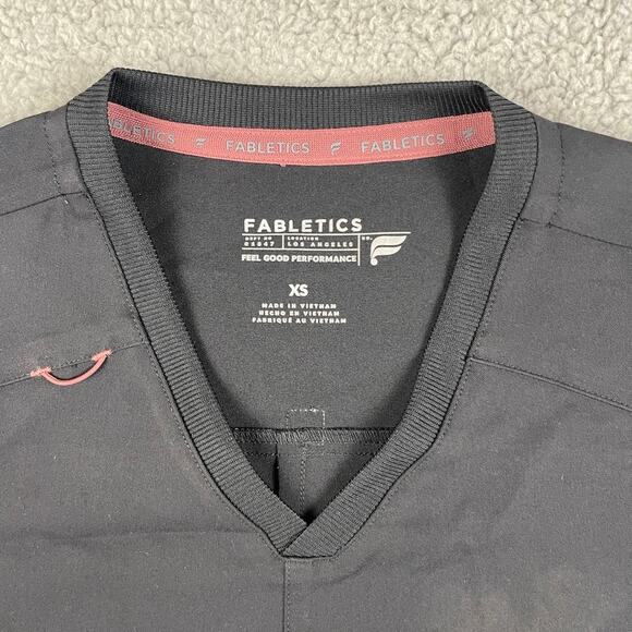 Fabletics Men's XS Black Polyester Viscose Short Sleeve Scrub Top *Flaw - Picture 2 of 11